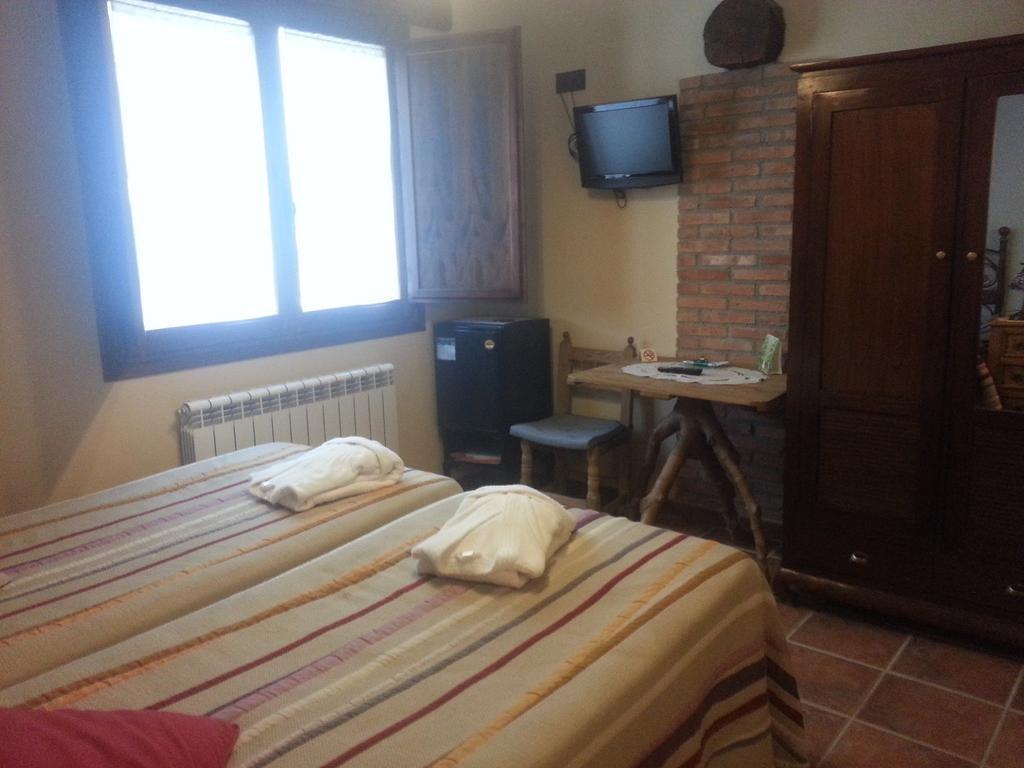 Hotel Rural El Horno De Aliaga Room photo