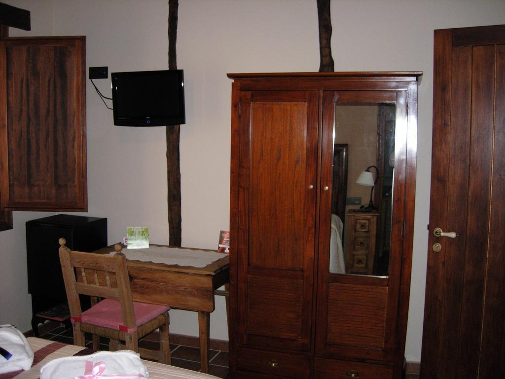 Hotel Rural El Horno De Aliaga Room photo